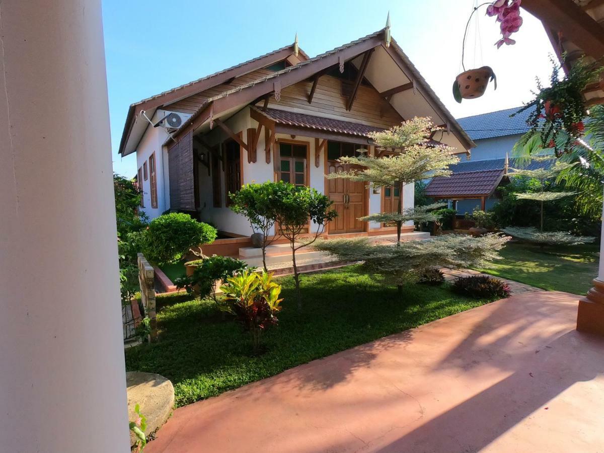 Anjung Nor Muslim Homestay 둔군 외부 사진